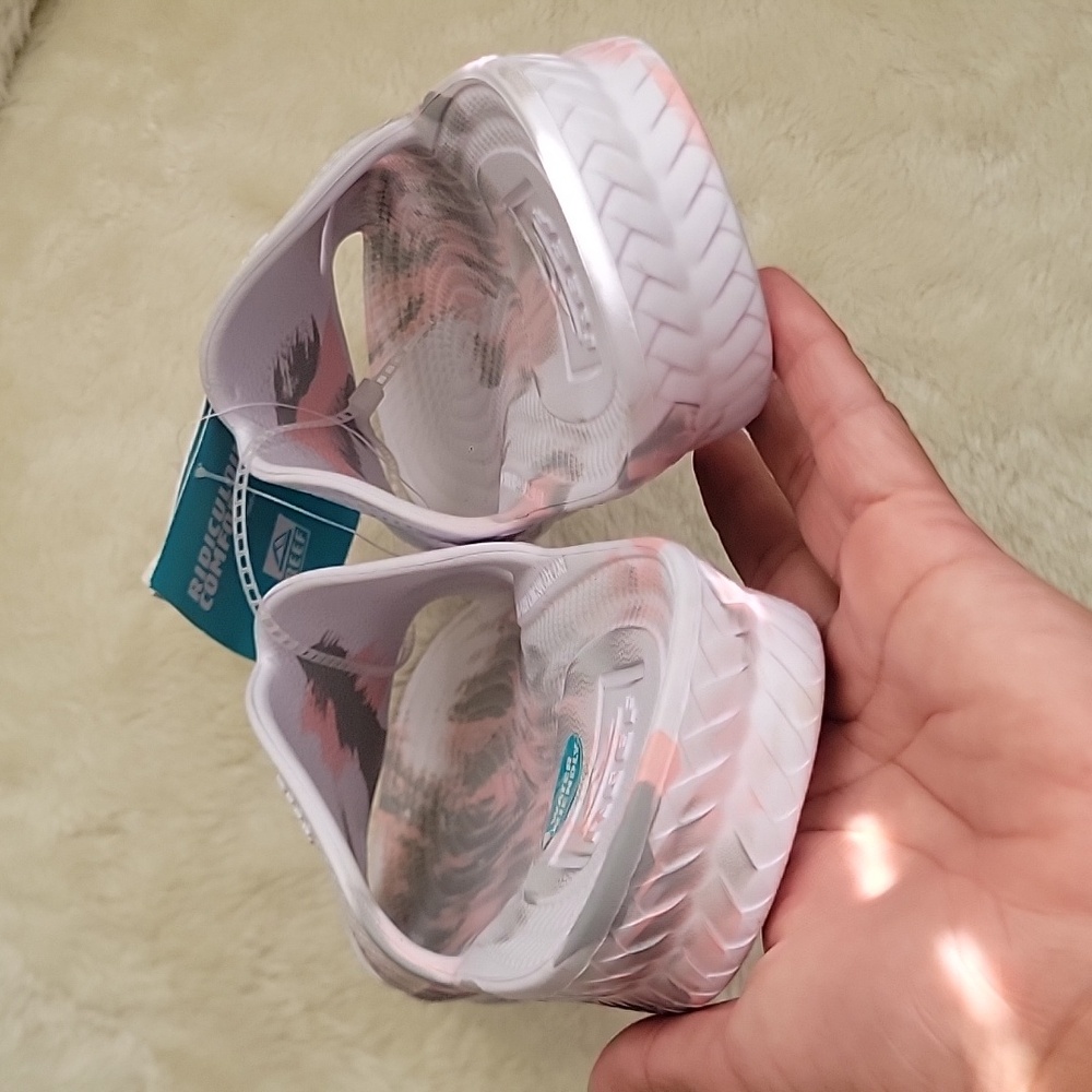 🩴NWT REEF Women's Water Xslide Sandals. White, Pink, Gray Colors. Size 9. - Picture 10 of 12